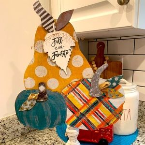 Glory Haus pumpkins stand topper